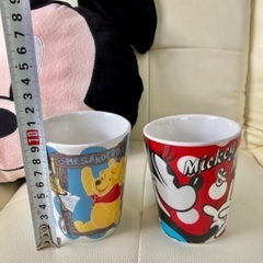 【新品】ディズニー マグカップ2個 プーさん、ミッキー&ミニーの画像