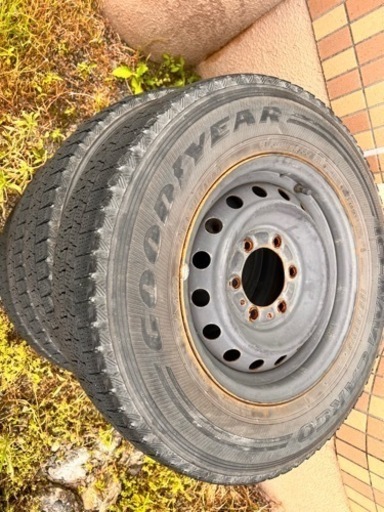 ハイエース純正ホイール　タイヤ付き