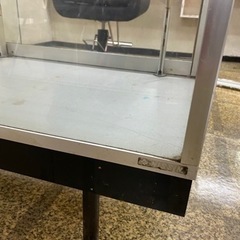 ガラスショーケース【美容室閉店】ただいま交渉中ですの画像