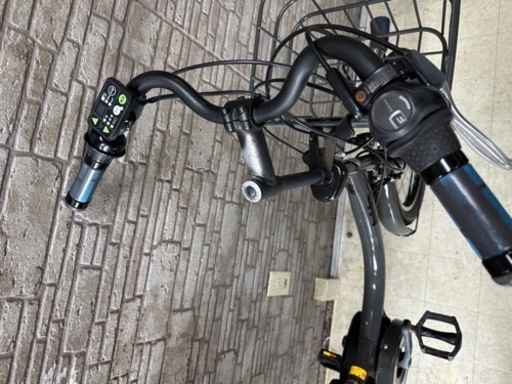 東京23区配達無料　新基準 ブリヂストン　ビッケ　bikke 8.7Ah リチウム 電動自転車 中古　1602