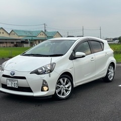 トヨタアクア 25年です 距離3万です 車検6年3月までです