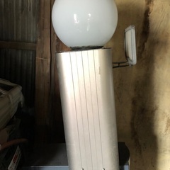 表札とポストスタンドの画像