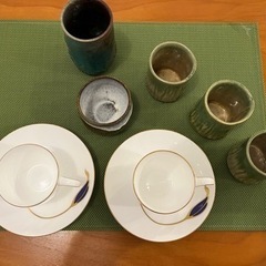 手焼き茶器とジバンシーペアコーヒーカップの画像
