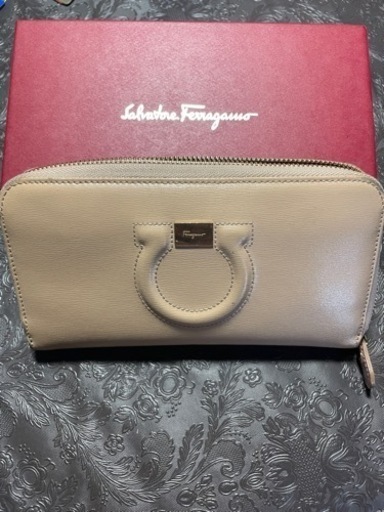 サルヴァトーレフェラガモ、長財布
