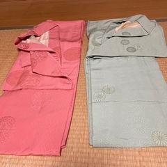 着物です　うらにシミがあります