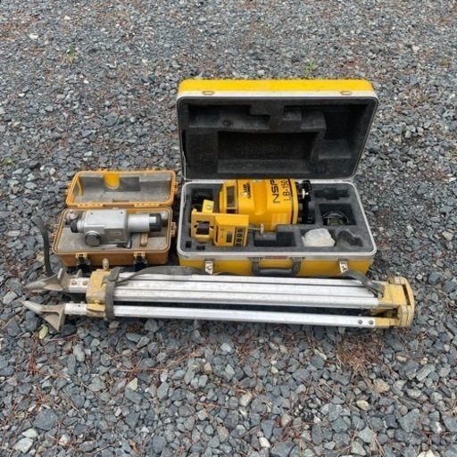 中古品　レーザーレベル　オートレベル　三脚　まとめて