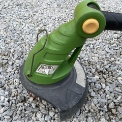 充電式草刈機 草刈職人PRO IFD-067 ナイロン刃 中古 動作確認済 充電器・バッテリー無しの画像
