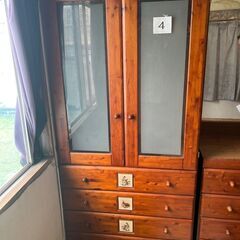 4・タンス（衣類収納・引き出し付き）