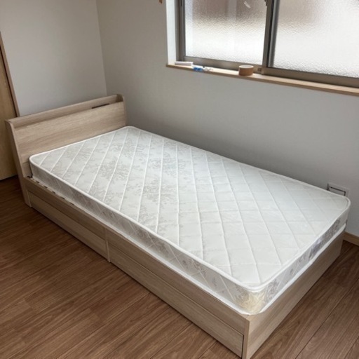 シングルベッド　マットレス付き