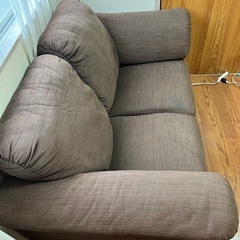 2人掛けのソファ(ブラウン)の画像