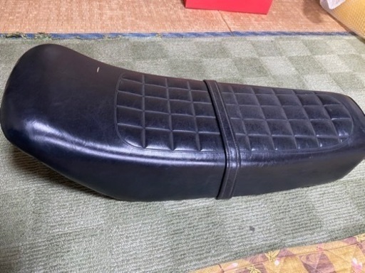 カワサキ350ss初期型純正シート (ss) 三妻のバイクの中古あげます