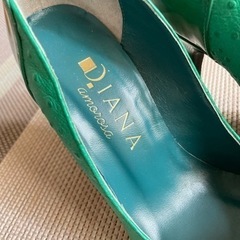 高級パンプス ダイヤなの画像