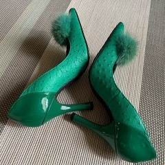 高級パンプス ダイヤなの画像