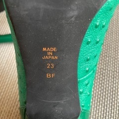 高級パンプス ダイヤなの画像