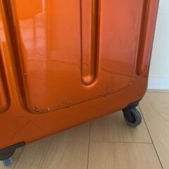 スーツケース　オレンジの画像