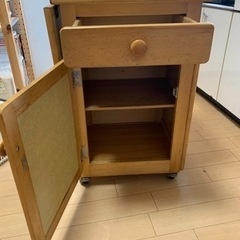 収納付きテーブルの画像