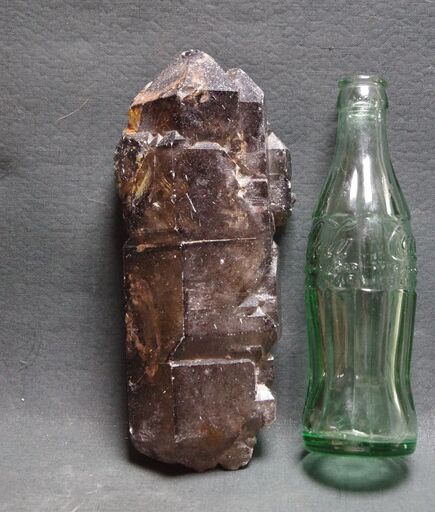 1.6㎏　ルチル入りモリオン　黒水晶　水晶　クォーツ　原石　天然石　邪気払いと金運・発展のパワーストーン