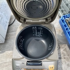 値下げ⭐︎Panasonic 5.5合炊き　炊飯器　SR-HC101の画像
