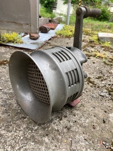 手回し　レトロ　サイレン　消防車