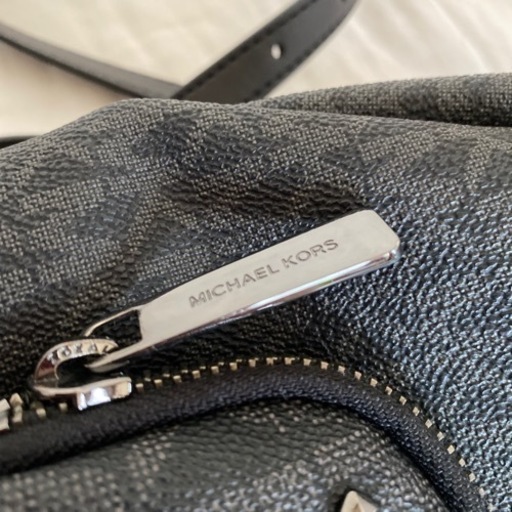直接のみ　❤︎極美品❤︎ マイケルコース　MICHAEL KORS  スタッズ　リュック