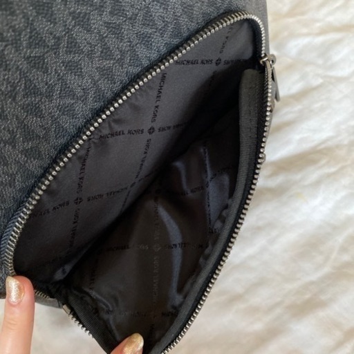 直接のみ　❤︎極美品❤︎ マイケルコース　MICHAEL KORS  スタッズ　リュック