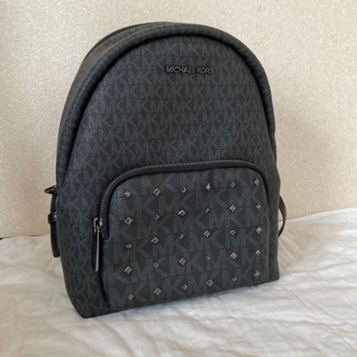 直接のみ　❤︎極美品❤︎ マイケルコース　MICHAEL KORS  スタッズ　リュック