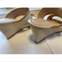 NEORHYTHMのミュールサンダルの画像