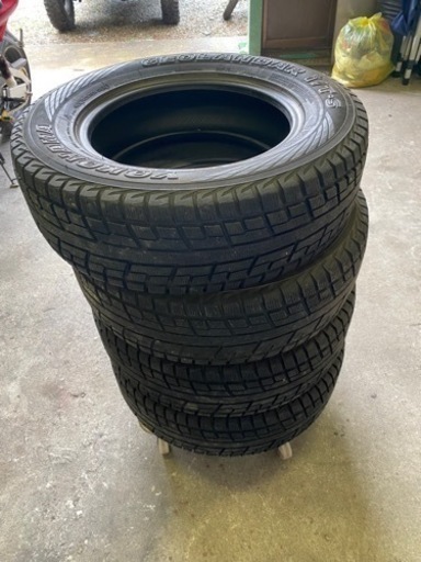 値段交渉あり。ジオランダー スタッドレスタイヤ 215/70/16
