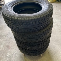 値段交渉あり。ジオランダー スタッドレスタイヤ 215/70/16