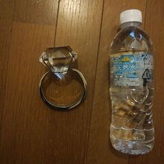 指輪のオブジェの画像