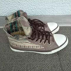 セダークレスト　スニーカー24.5の画像