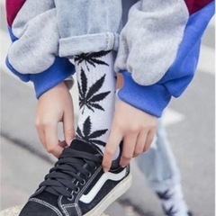 4足SET☆ 靴下 ソックス 男女兼用  大麻柄 ガンジャの画像