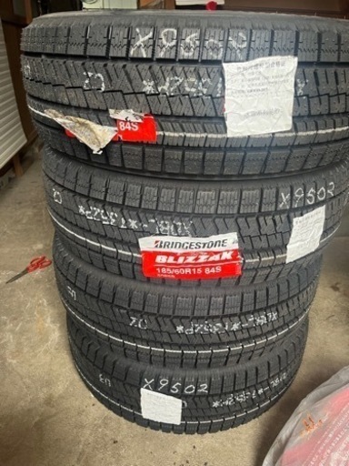 新品スタッドレスタイヤ 185/60R15 BLIZZAK