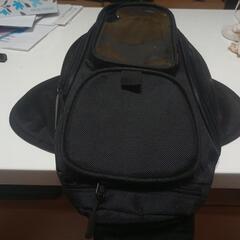 バイク、タンクに固定するバック