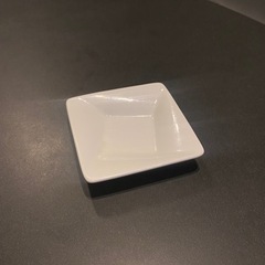白　シンプル　お皿の画像