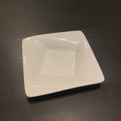 白　シンプル　お皿の画像