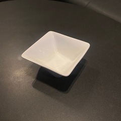 白　シンプル　お皿の画像
