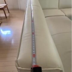 昇降テーブル　白の画像