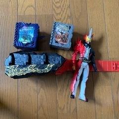 仮面ライダーセイバー　おもちゃ　フィギュア