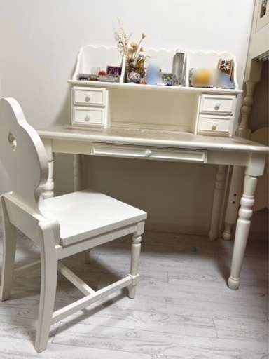 現金可。学習机 ホワイトインテリア