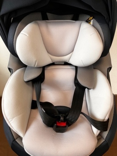 コンビ　チャイルドシート　ザエス　combi the S isofix