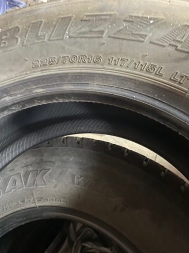 225/70R16LT ブリザック