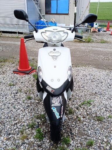 (2018年モデル。)( 素晴らしいエンジン。).  SYM（xpro）（風50）。 シートカバーは新品です。 エンジンオイルは新品です。 フロントブレーキパッドはほぼ新品です。 リアブレーキパッドはほぼ新品です。 バッテリーはほぼ新品です。  14597キロ。