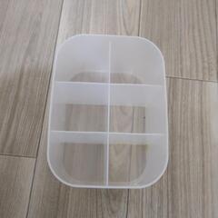 無印メイクボックス　仕切り付きの画像