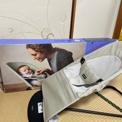 バウンサー　Baby Bjorn