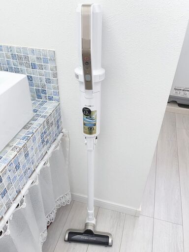 【美品】極細軽量スティッククリーナー 掃除機 アイリスオーヤマ (ダストパック付き)【販売価格13,000円程度】