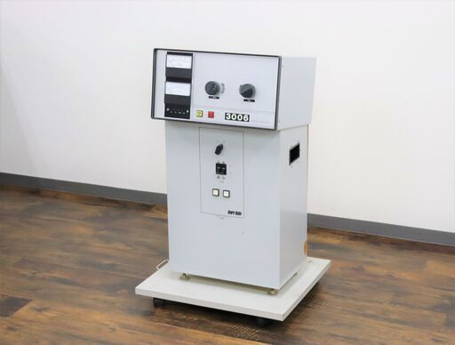 【ヤ取】≪W1072ジ≫ HENRY Radio/ヘンリーラジオ リニアアンプ 3006 米国製/USA アマチュア無線 電源コード無/現状品