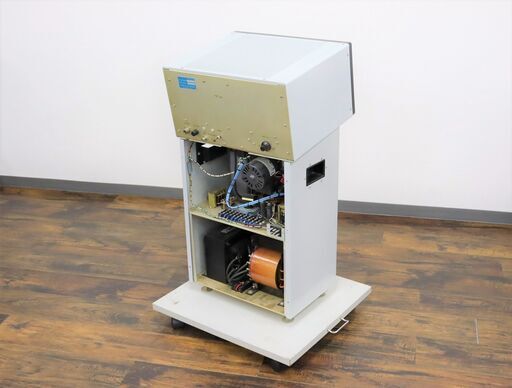 【ヤ取】≪W1072ジ≫ HENRY Radio/ヘンリーラジオ リニアアンプ 3006 米国製/USA アマチュア無線 電源コード無/現状品