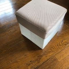 スツール　２種類の画像