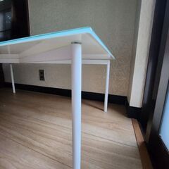ガラストップ　ローテーブルの画像